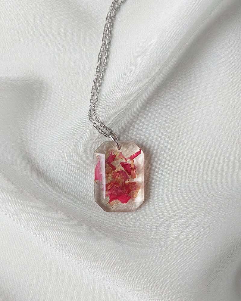 Ogrlica simbol podrške