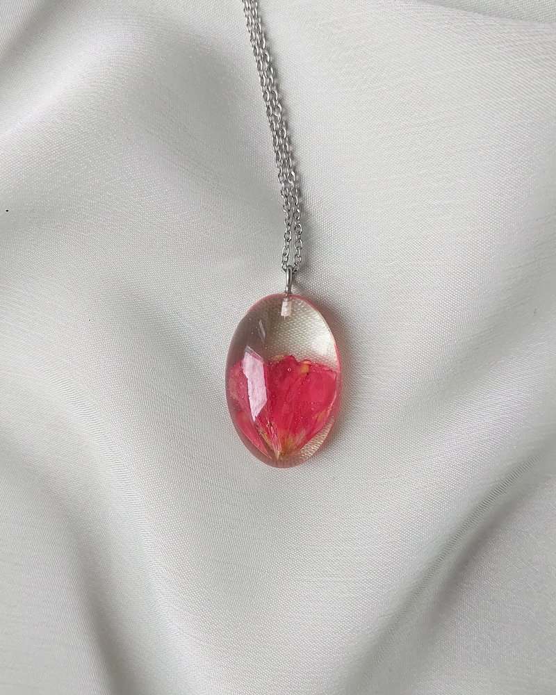 Ogrlica simbol podrške