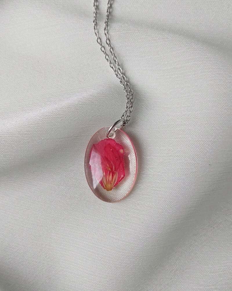 Ogrlica simbol podrške