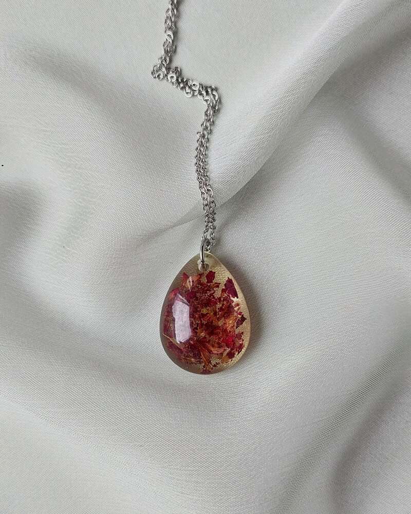 Ogrlica simbol podrške