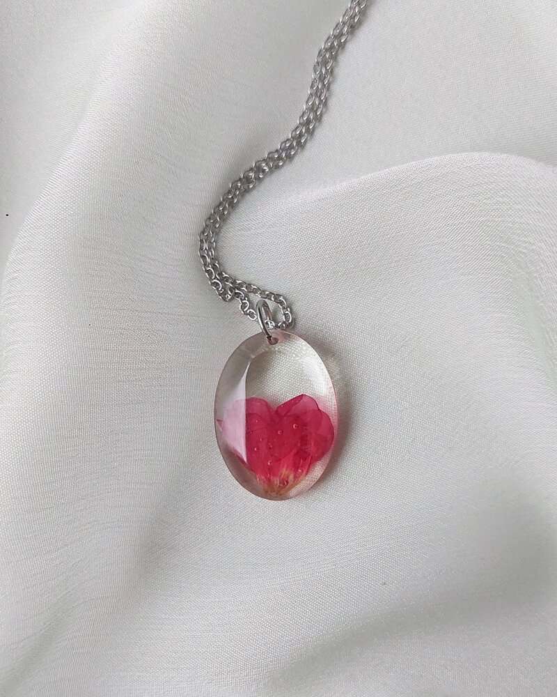 Ogrlica simbol podrške