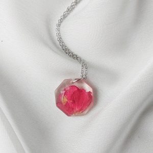 Ogrlica simbol podrške