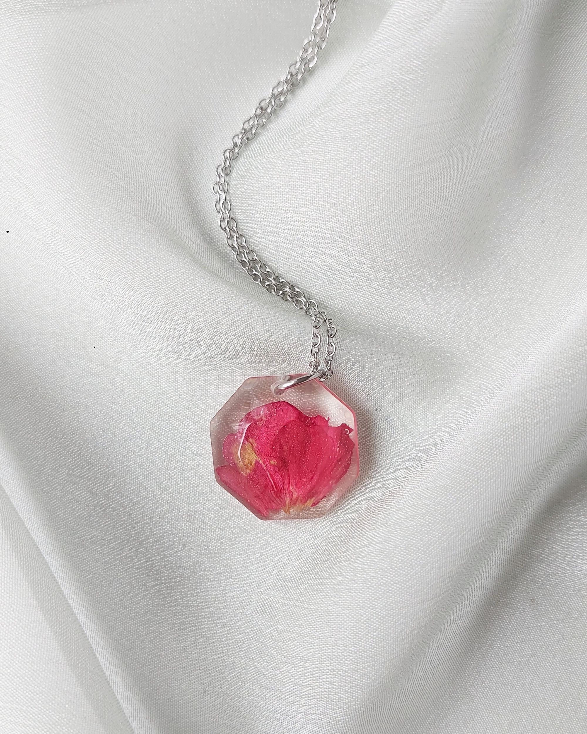 Ogrlica simbol podrške