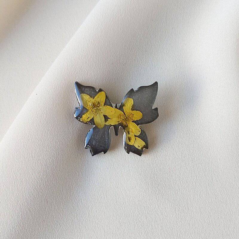 Broš leptirić simbol prijateljstva