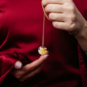 Ogrlica simbol iskrenosti