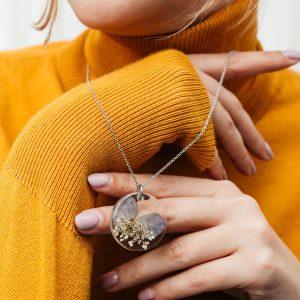 Ogrlica simbol ženstvenosti