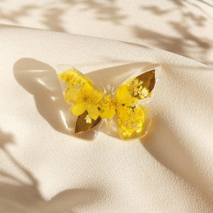 Broš leptirić simbol sreće