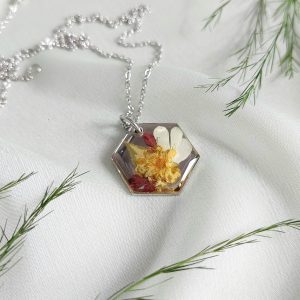 Ogrlica simbol iskrenosti