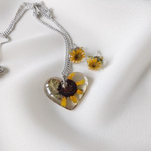 Iz kolekcije "Ruke u cvatu"