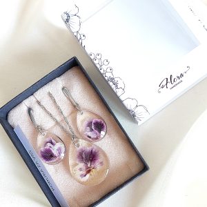 Set nakita sa šatiranom pelargonijom